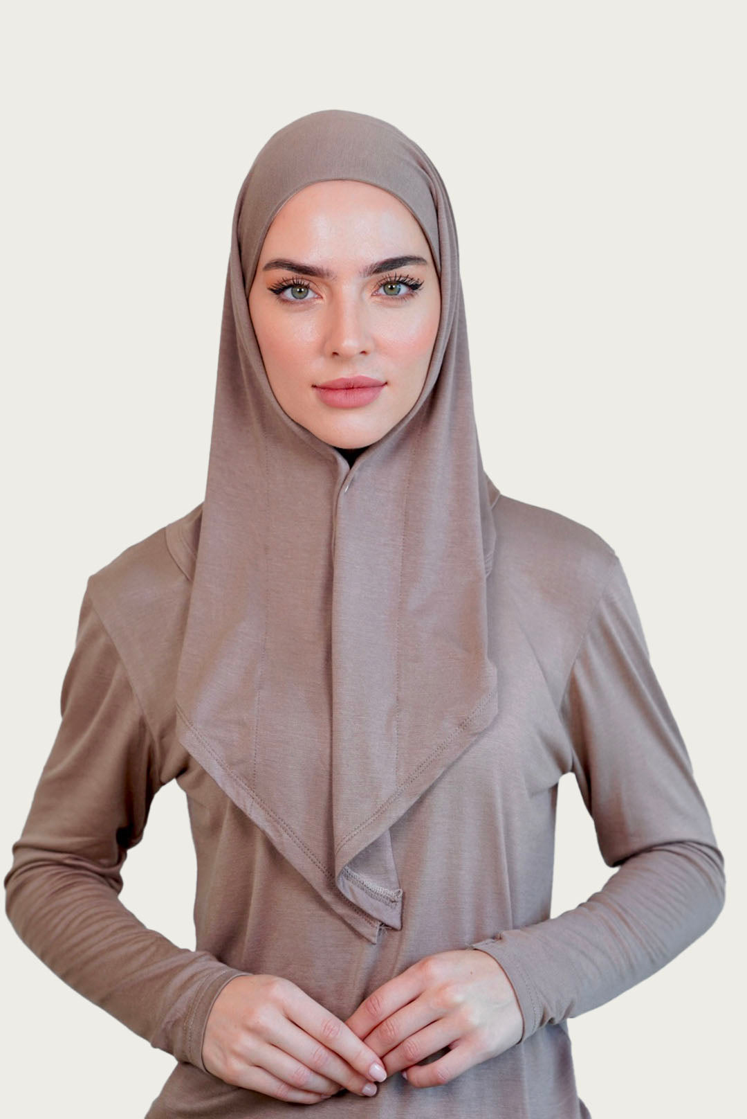 SET : Triangle Hijab Matching With Long Top