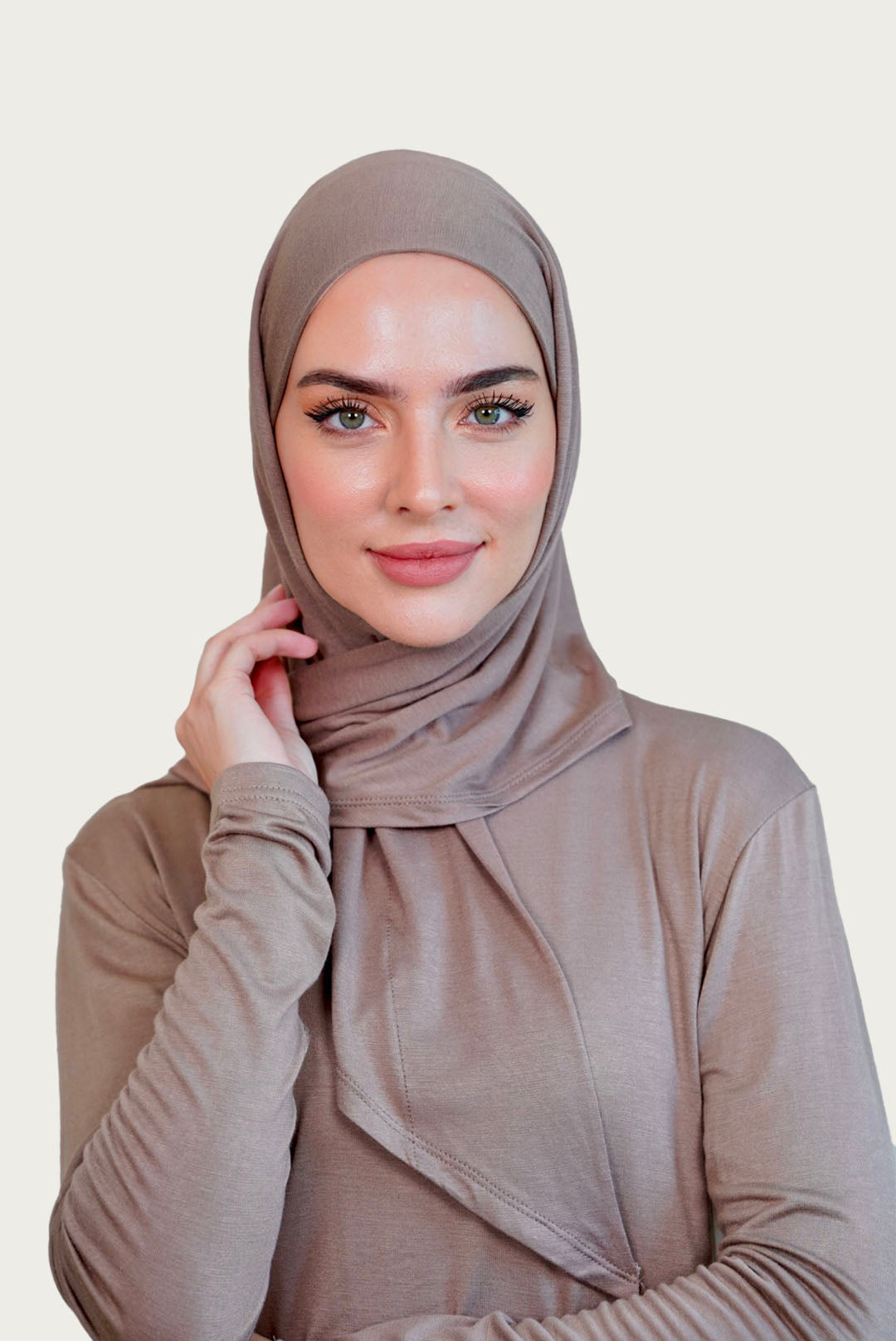 SET : Triangle Hijab Matching With Long Top