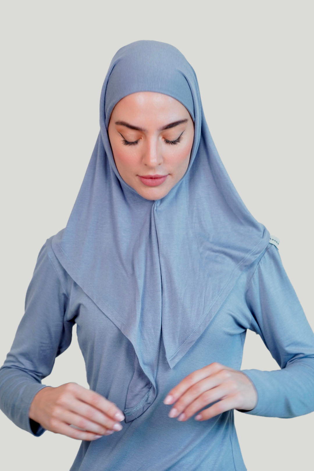 SET : Triangle Hijab Matching With Long Top