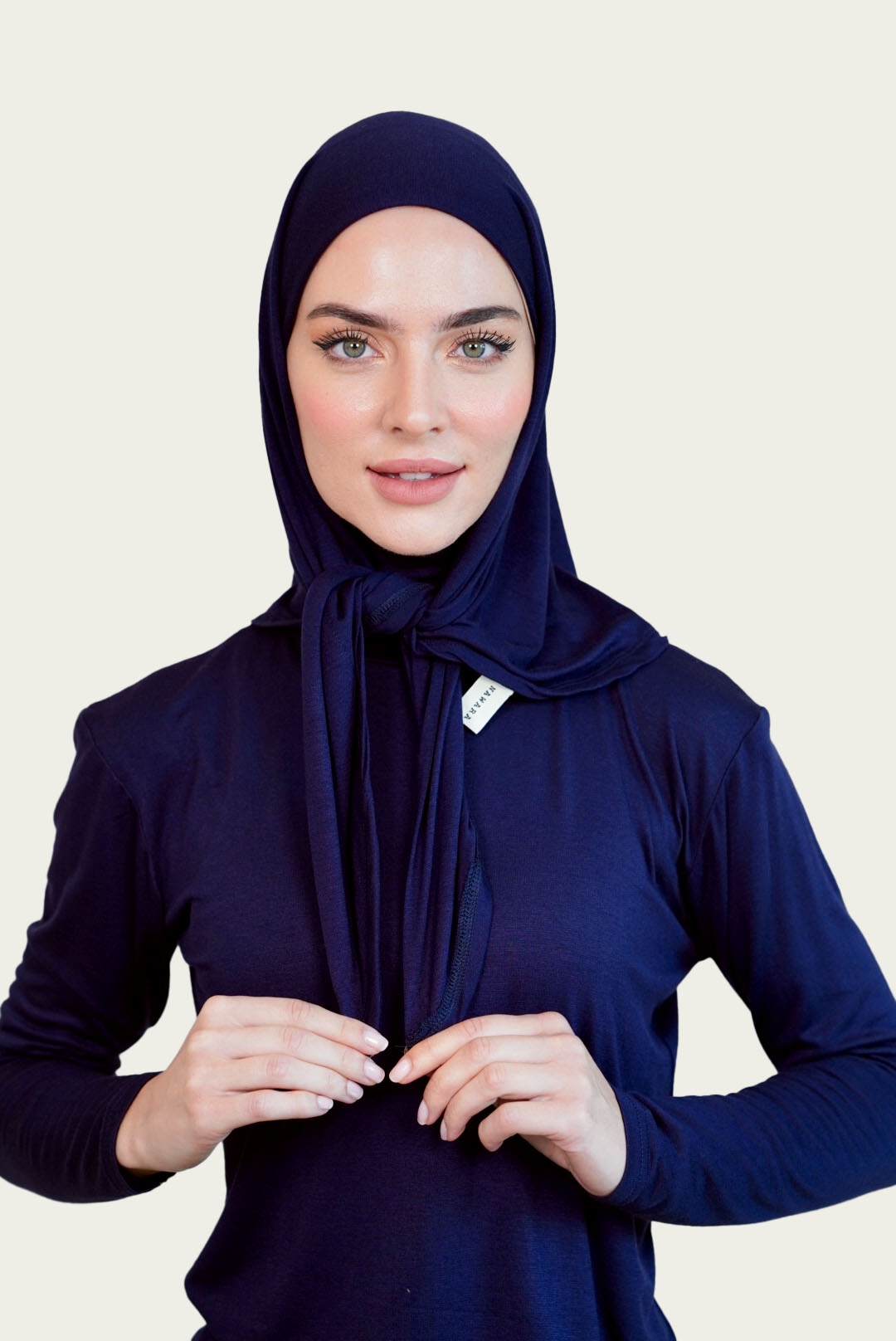 SET : Triangle Hijab Matching With Long Top