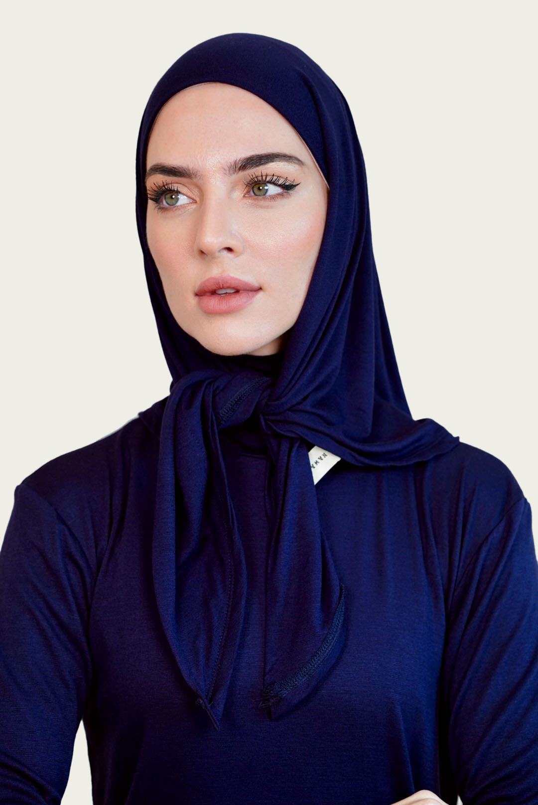 SET : Triangle Hijab Matching With Long Top