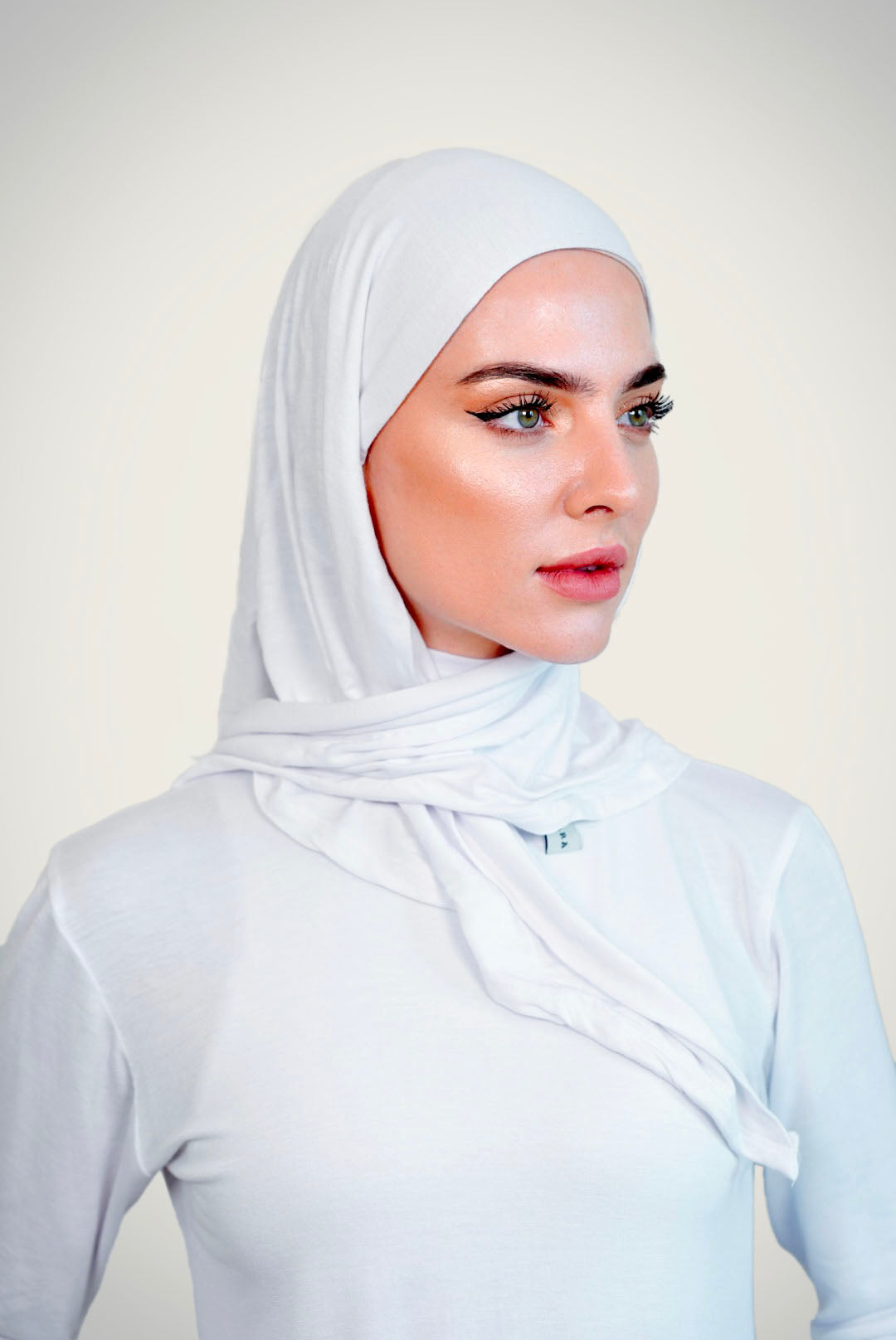 SET : Triangle Hijab Matching With Long Top